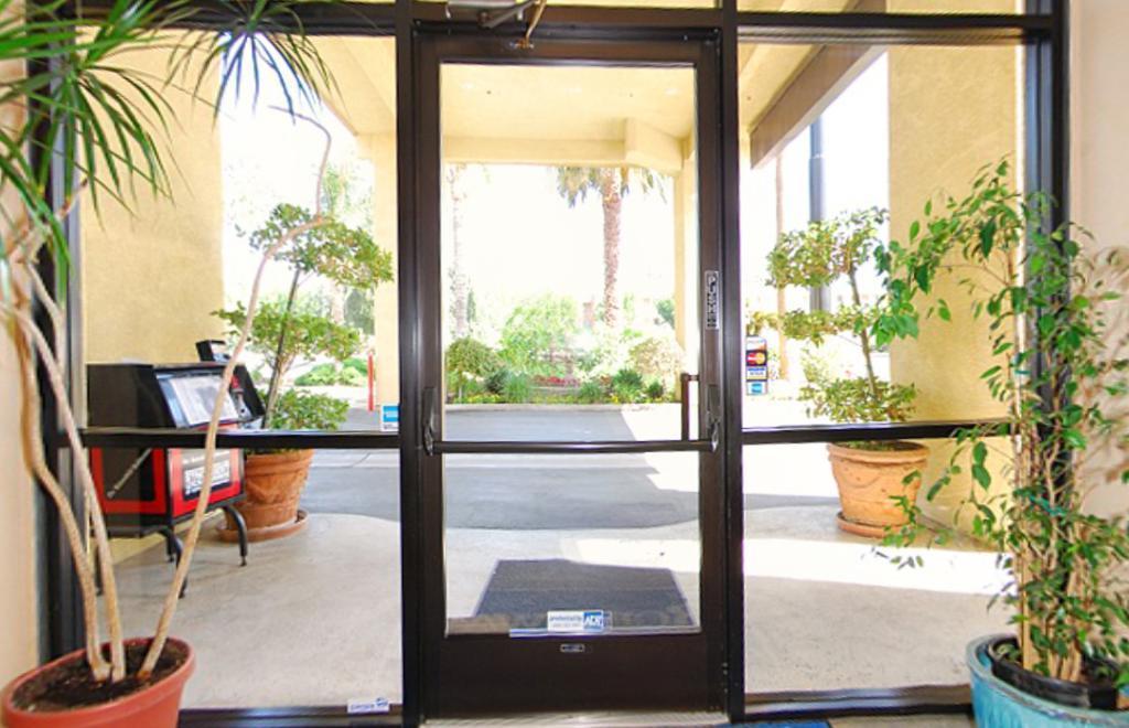 California Inn And Suites Bakersfield Zewnętrze zdjęcie