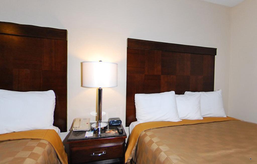 California Inn And Suites Bakersfield Zewnętrze zdjęcie