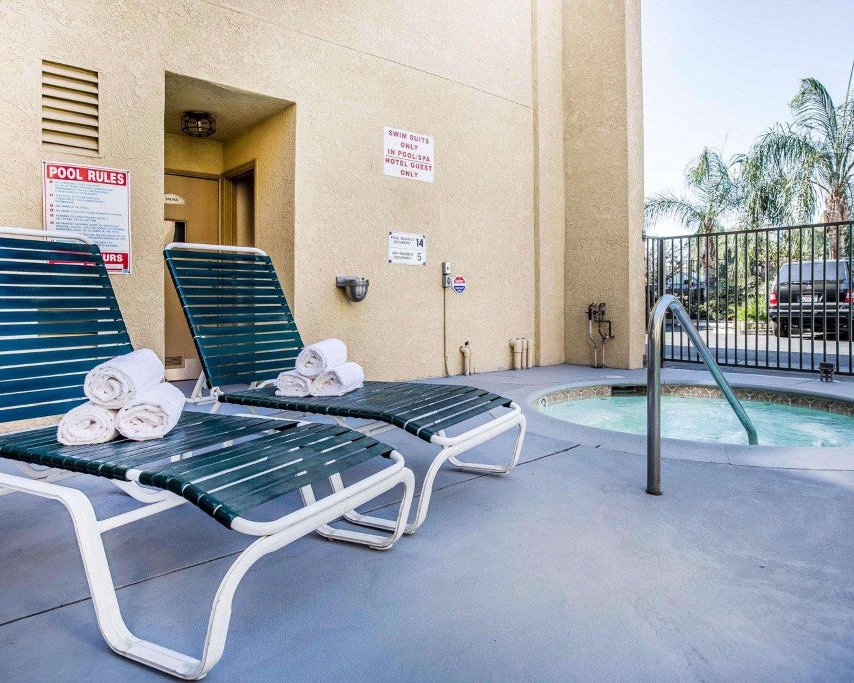 California Inn And Suites Bakersfield Zewnętrze zdjęcie