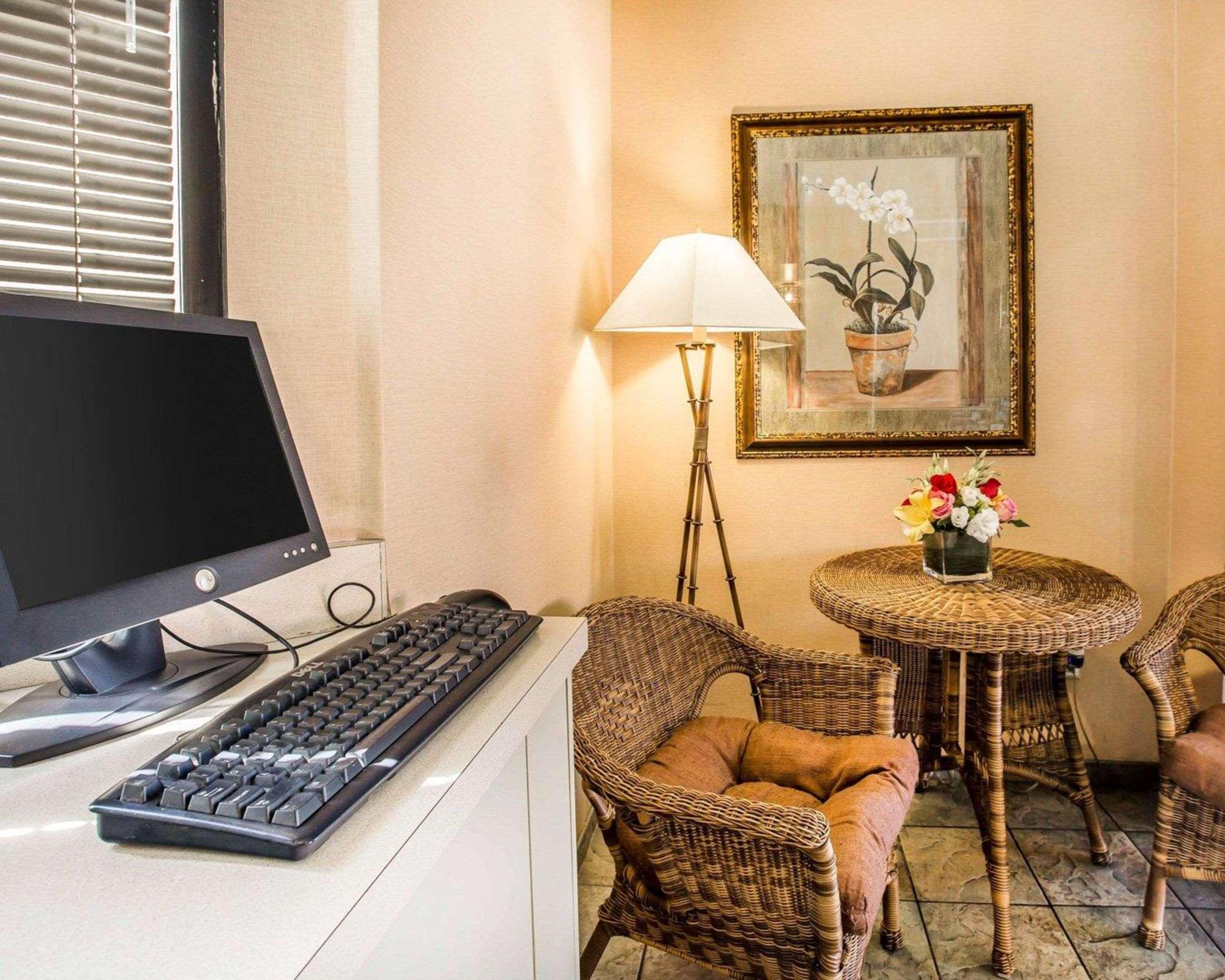 California Inn And Suites Bakersfield Zewnętrze zdjęcie