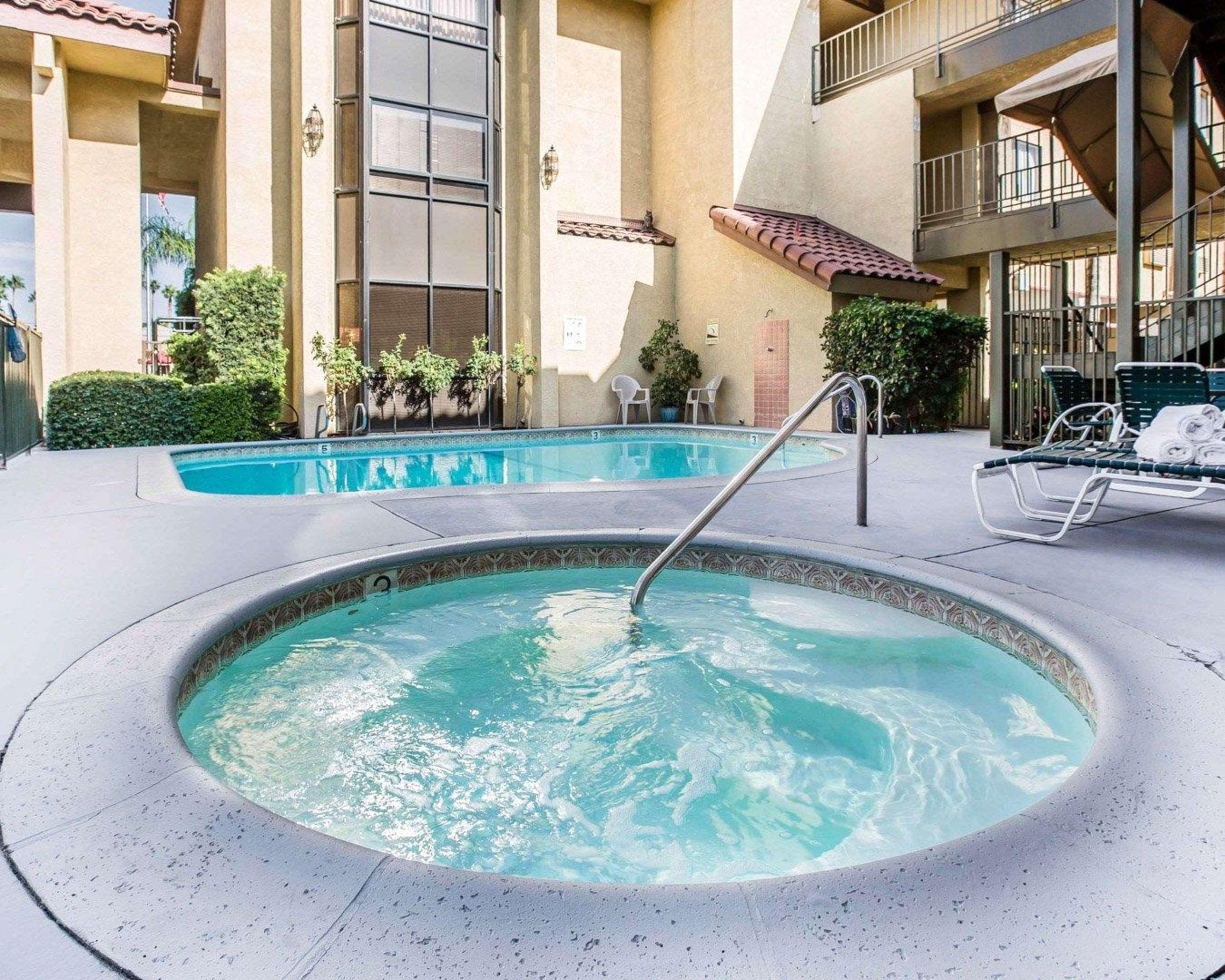 California Inn And Suites Bakersfield Zewnętrze zdjęcie