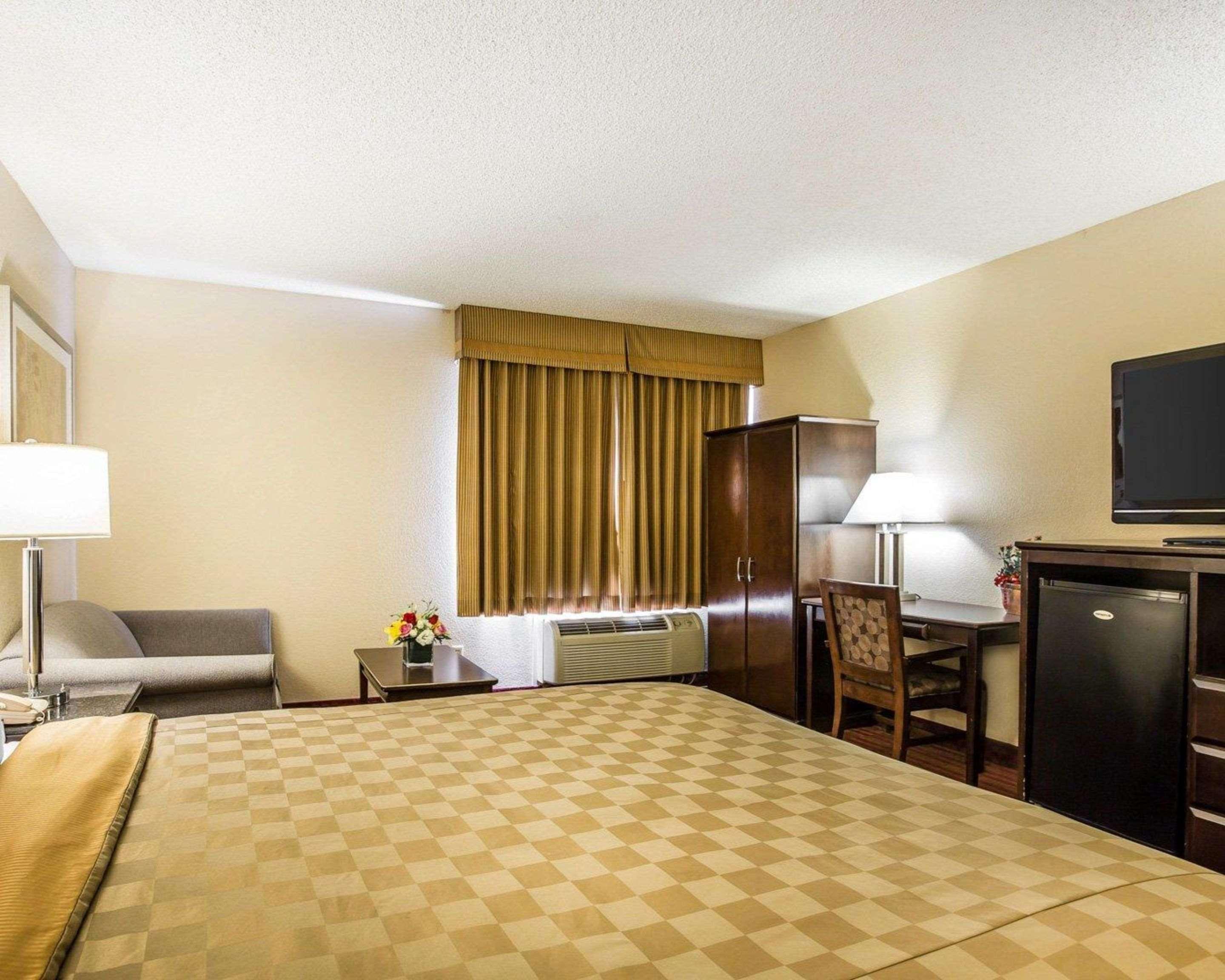California Inn And Suites Bakersfield Zewnętrze zdjęcie